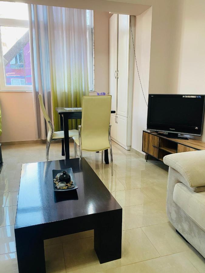 Ultra Apartments 'New Baazar 2' Тирана Екстериор снимка