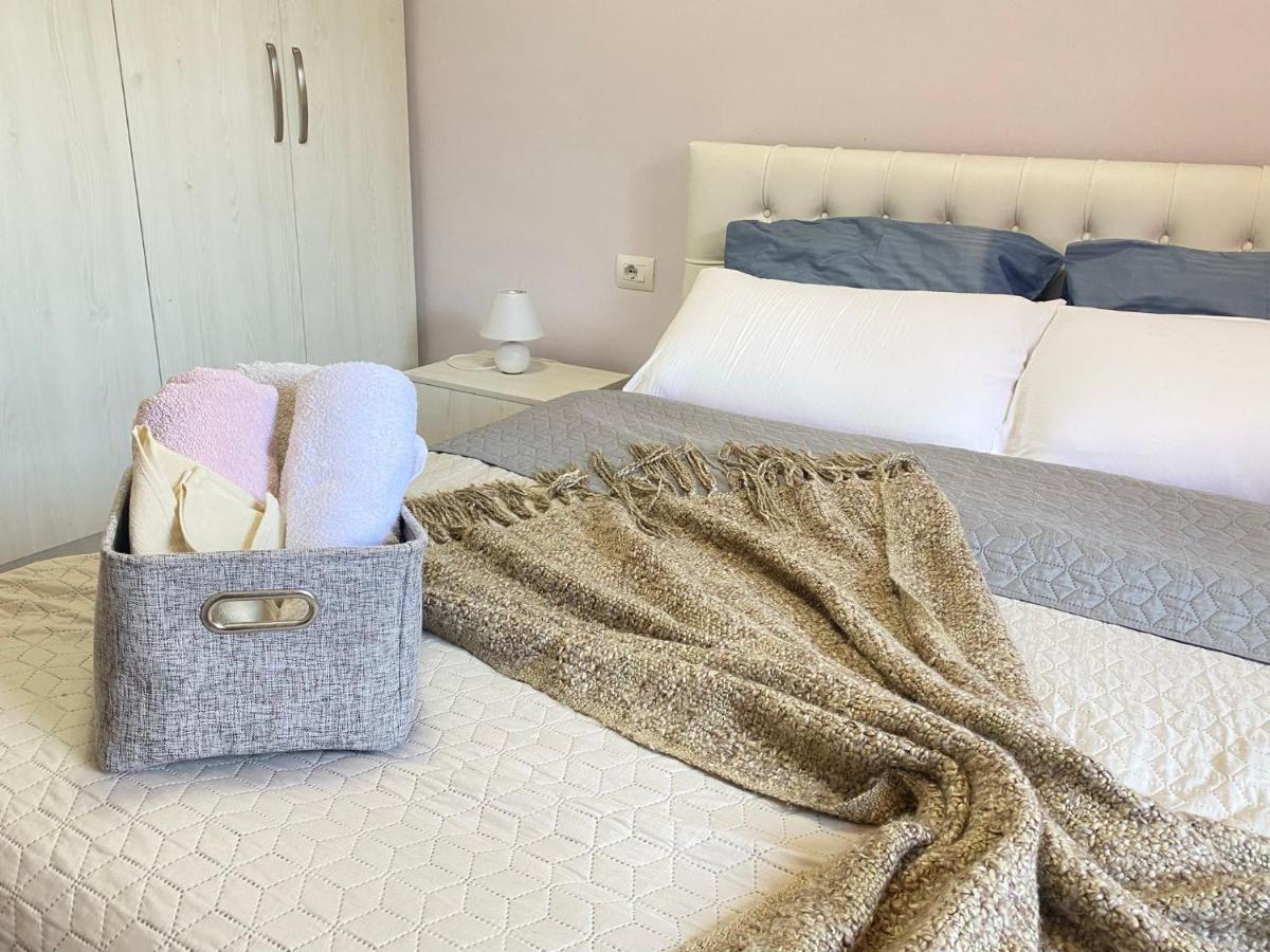 Ultra Apartments 'New Baazar 2' Тирана Екстериор снимка
