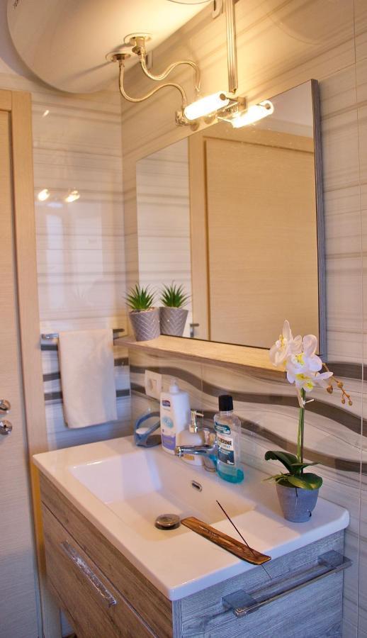 Ultra Apartments 'New Baazar 2' Тирана Екстериор снимка